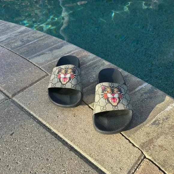 Gucci Shoes - Gucci - GG Supreme Angry Cat Leather Slides/Sandals
